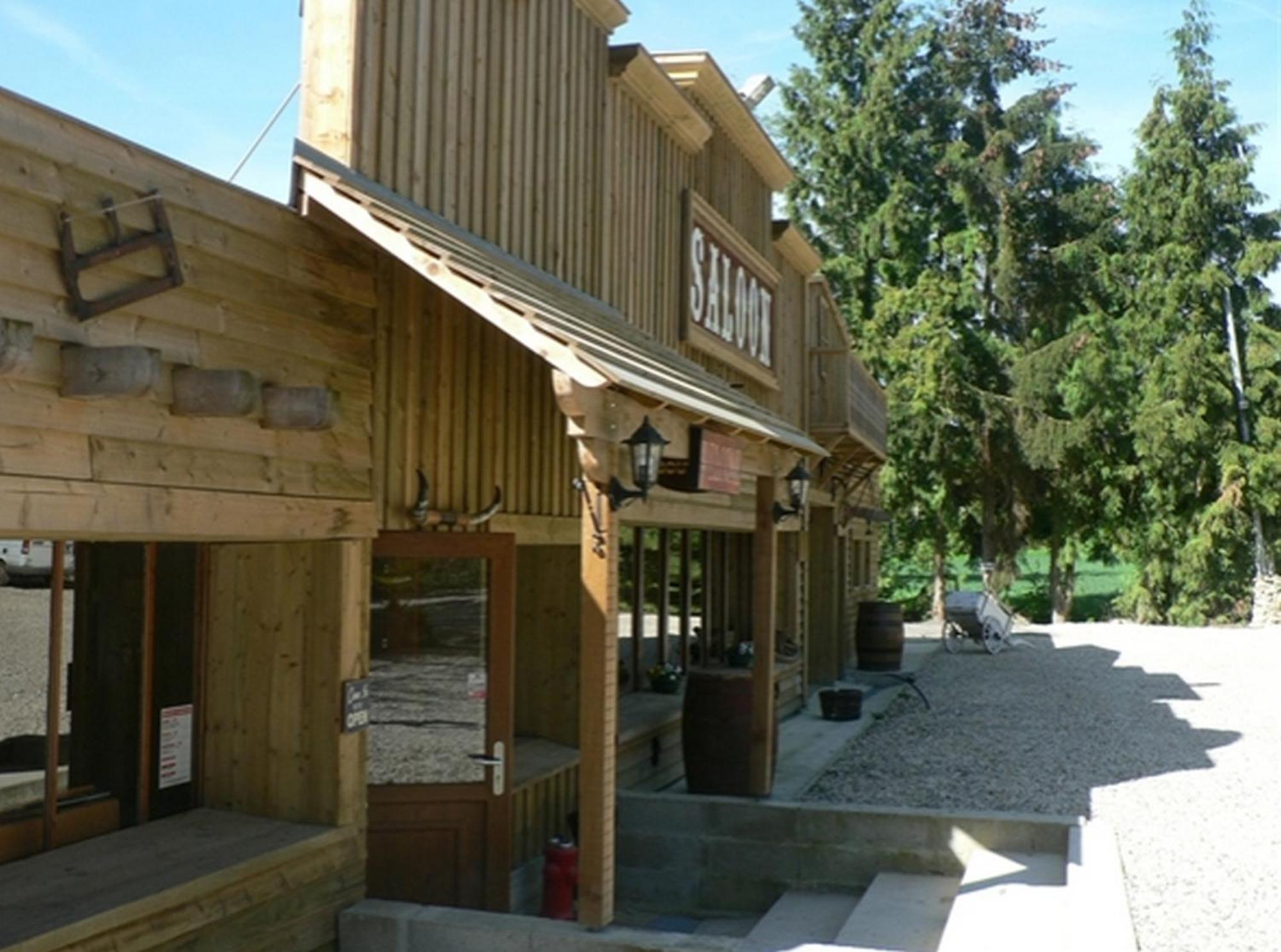 Etangs Du Moulin Hotel Suzy Екстериор снимка